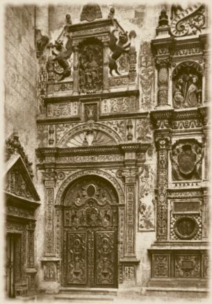 Fotografa antigua de la Puerta del Jaspe, desde el interior de la catedral