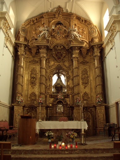 Retablo mayor del santuario de la Virgen de la Salud, de un elegante estilo rococó