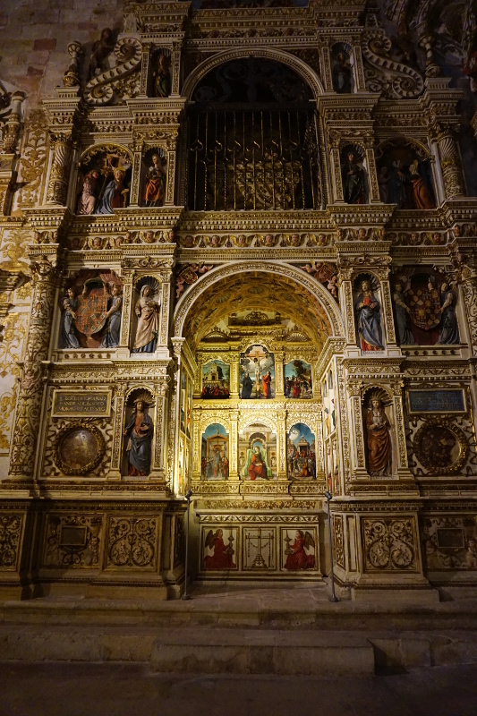Vista parcial del retablo de Santa Librada en la catedral de Sigüenza, una vez concluidas las labores de restauración